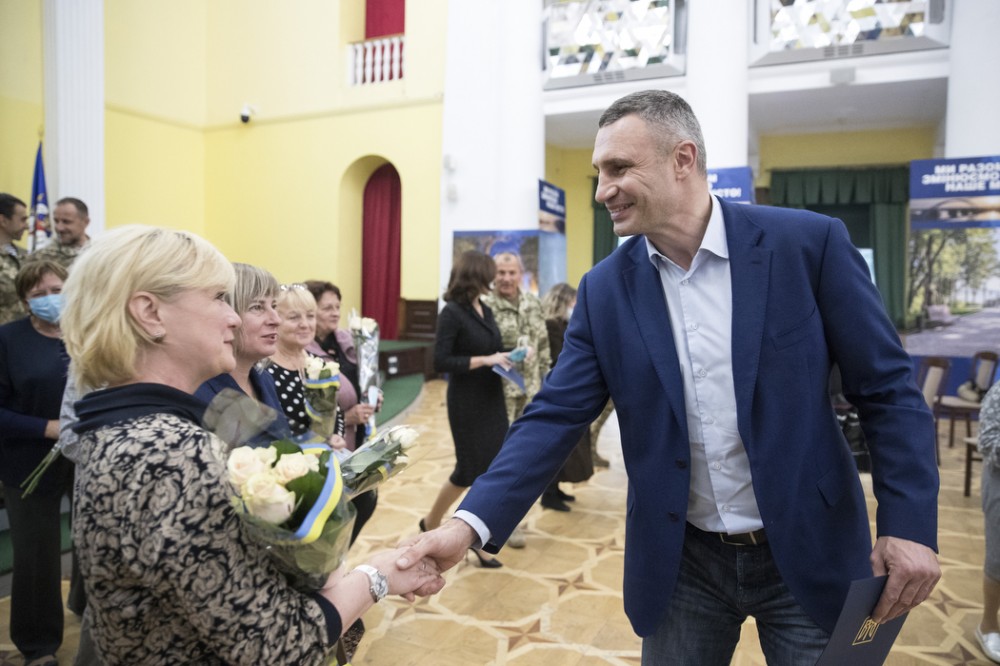 У Кличко увеличили выплаты семьям погибших и находящихся в плену участников АТО